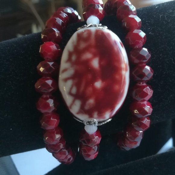 Cranberry and White Memory Wire Bracelet with 3/4 inch Ceramic Focal - Picture 3 of 4
